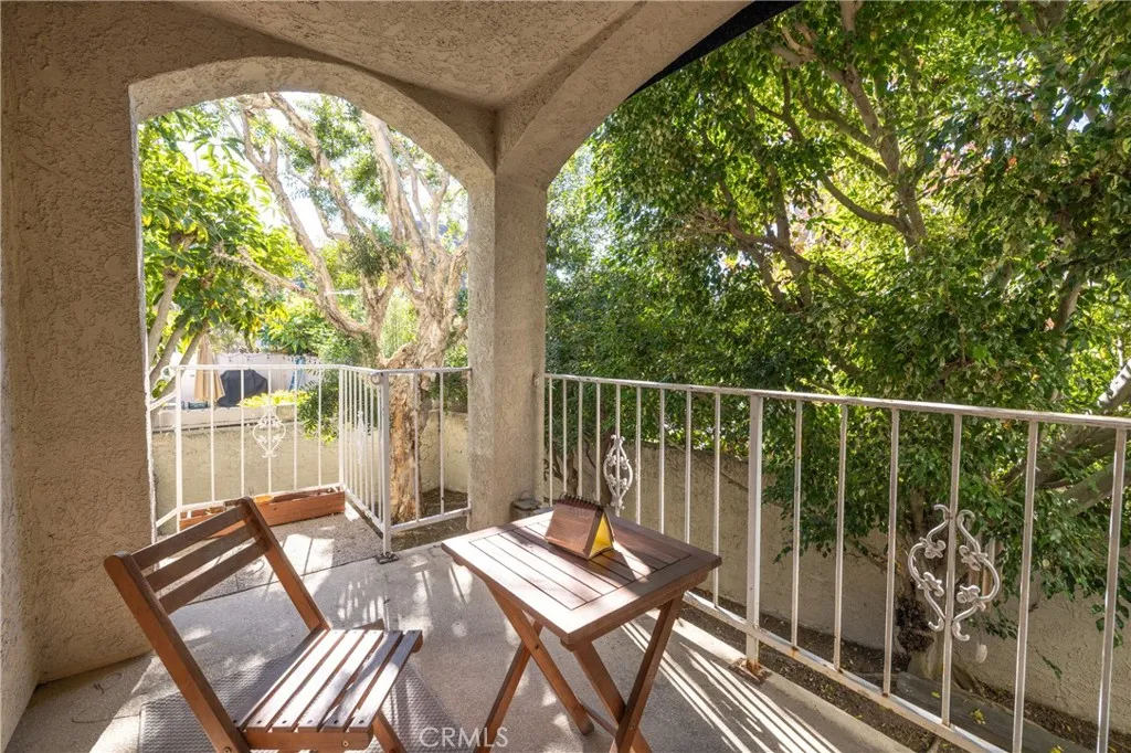107 S Helberta Avenue 4, Redondo Beach, California 90277 home-pic-11