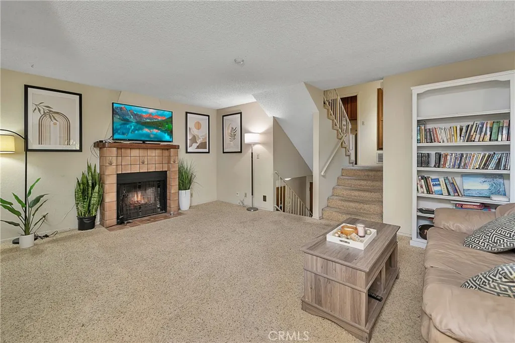 107 S Helberta Avenue 4, Redondo Beach, California 90277 home-pic-17