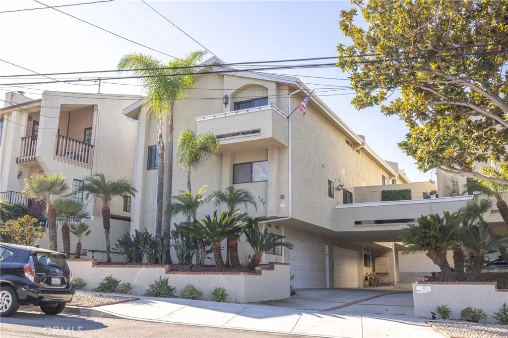 107 S Helberta Avenue 4, Redondo Beach, California 90277 home-pic-3