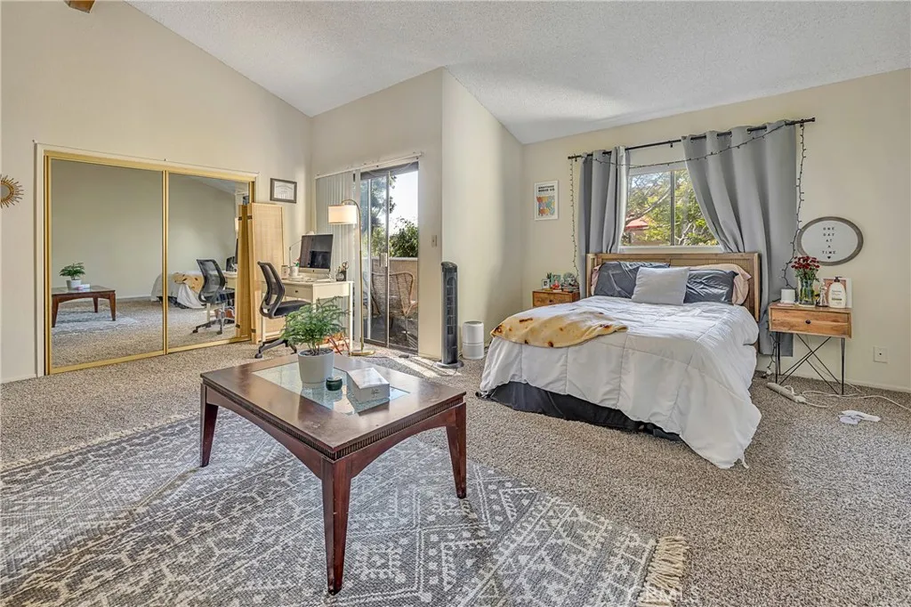 107 S Helberta Avenue 4, Redondo Beach, California 90277 home-pic-33
