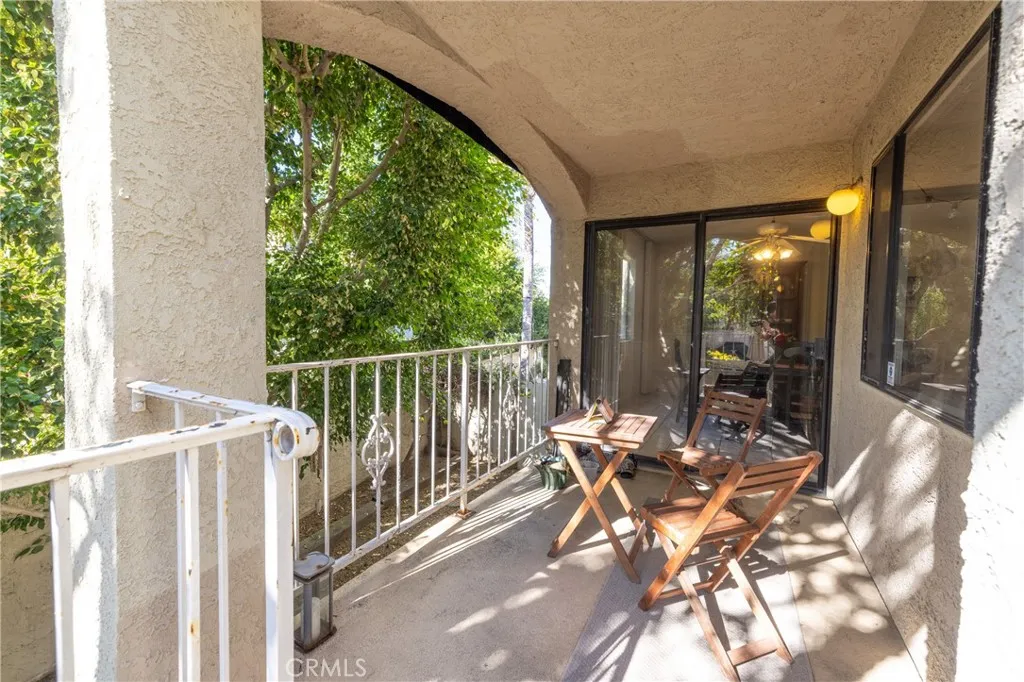 107 S Helberta Avenue 4, Redondo Beach, California 90277 home-pic-12