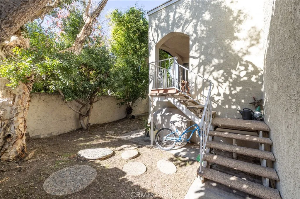 107 S Helberta Avenue 4, Redondo Beach, California 90277 home-pic-13