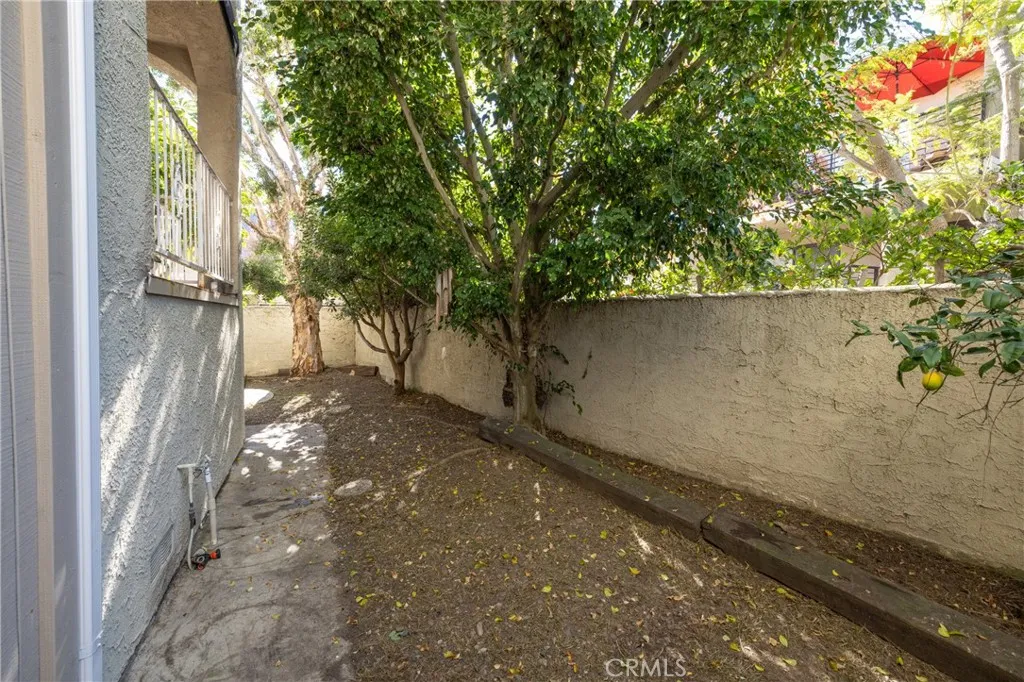 107 S Helberta Avenue 4, Redondo Beach, California 90277 home-pic-14