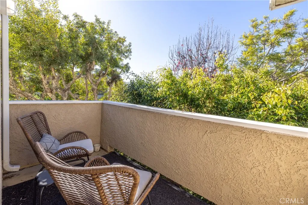 107 S Helberta Avenue 4, Redondo Beach, California 90277 home-pic-40