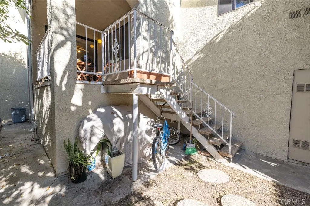 107 S Helberta Avenue 4, Redondo Beach, California 90277 home-pic-16