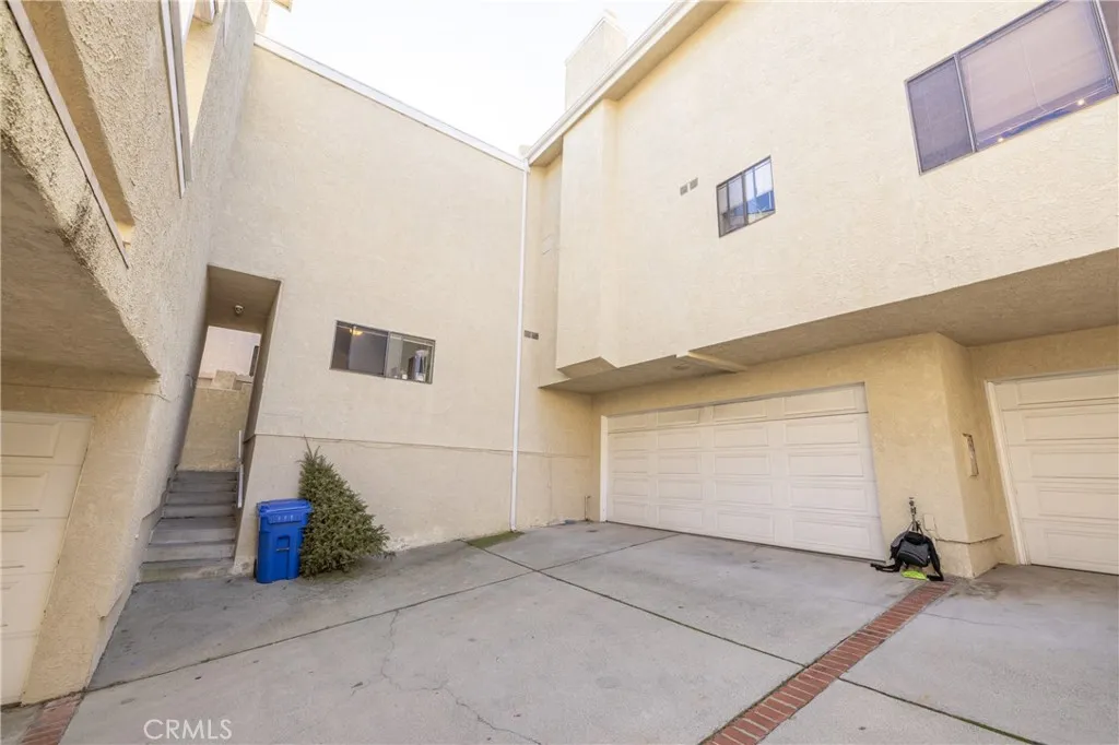 107 S Helberta Avenue 4, Redondo Beach, California 90277 home-pic-44