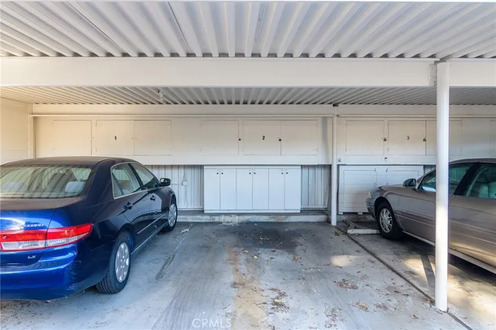 Unit has Carport 2085-2.
