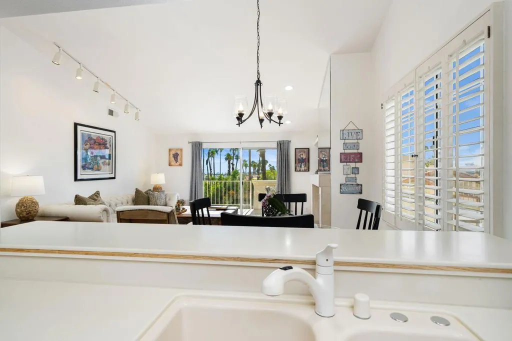 510 Desert Falls Drive N, Palm Desert, California 92211 home-pic-9