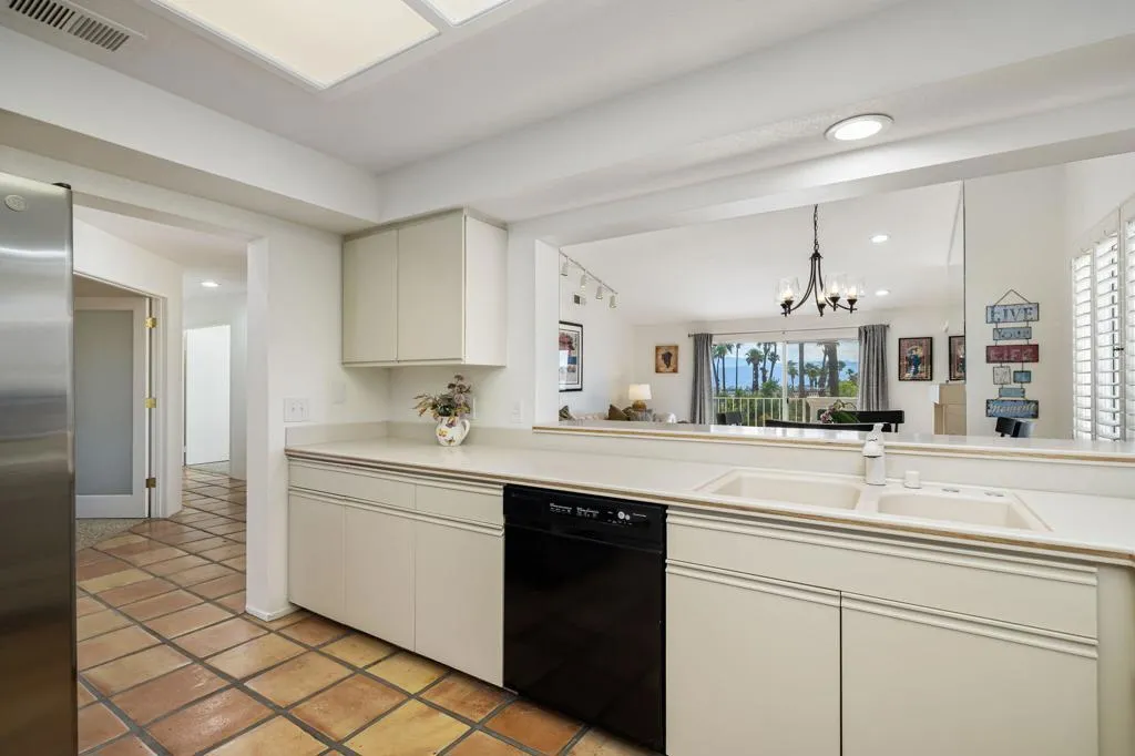510 Desert Falls Drive N, Palm Desert, California 92211 home-pic-7