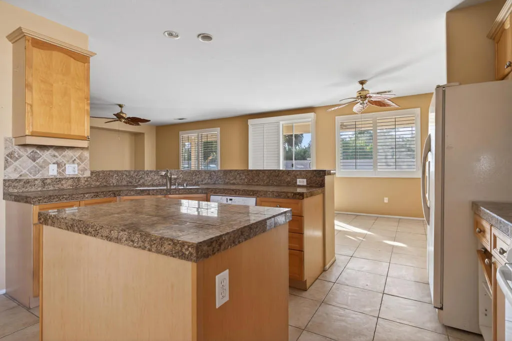 80803 Hayleigh Court, Indio, California 92201 home-pic-11