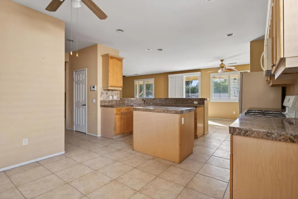 80803 Hayleigh Court, Indio, California 92201 home-pic-9