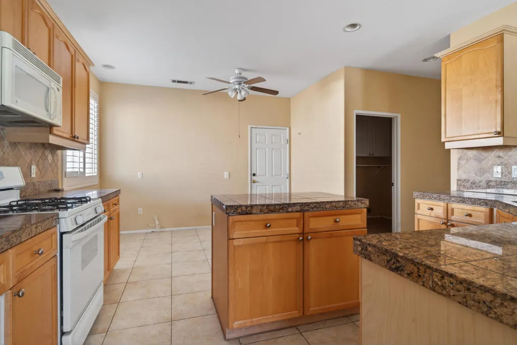80803 Hayleigh Court, Indio, California 92201 home-pic-10