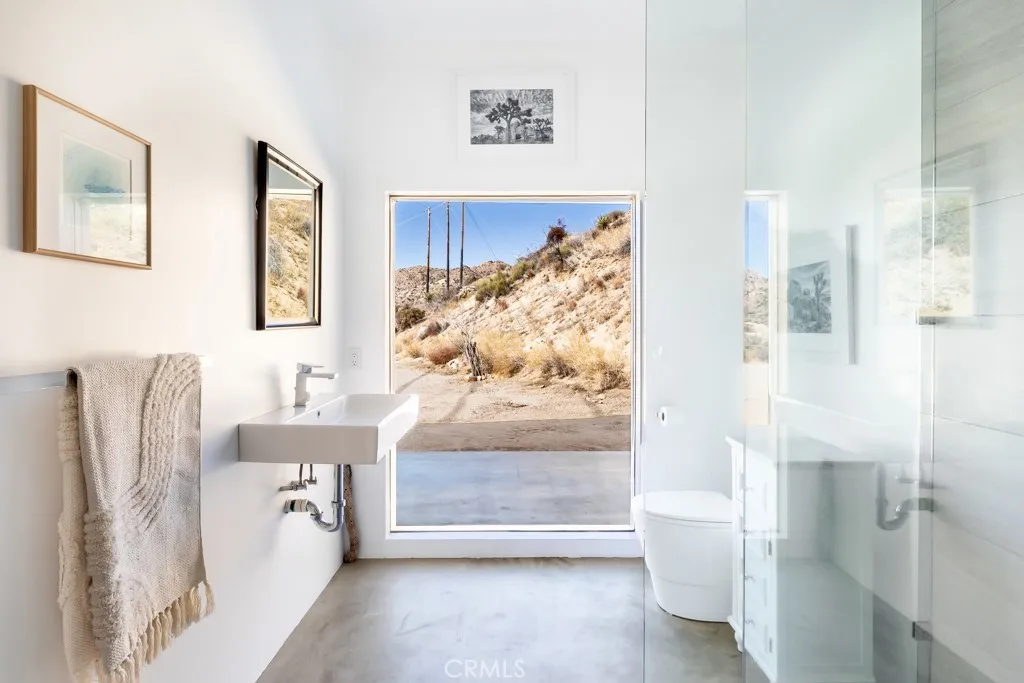6595 Pioneertown, Yucca Valley, California 92284 home-pic-18