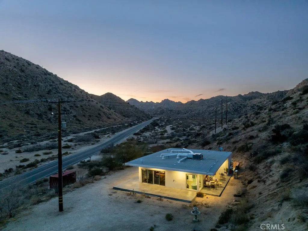 6595 Pioneertown, Yucca Valley, California 92284 home-pic-27