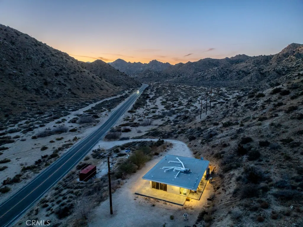 6595 Pioneertown, Yucca Valley, California 92284 home-pic-28