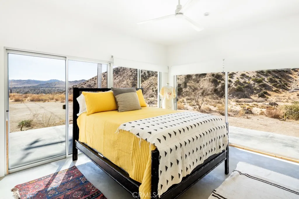6595 Pioneertown, Yucca Valley, California 92284 home-pic-9