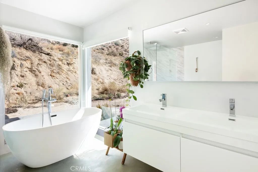 6595 Pioneertown, Yucca Valley, California 92284 home-pic-13