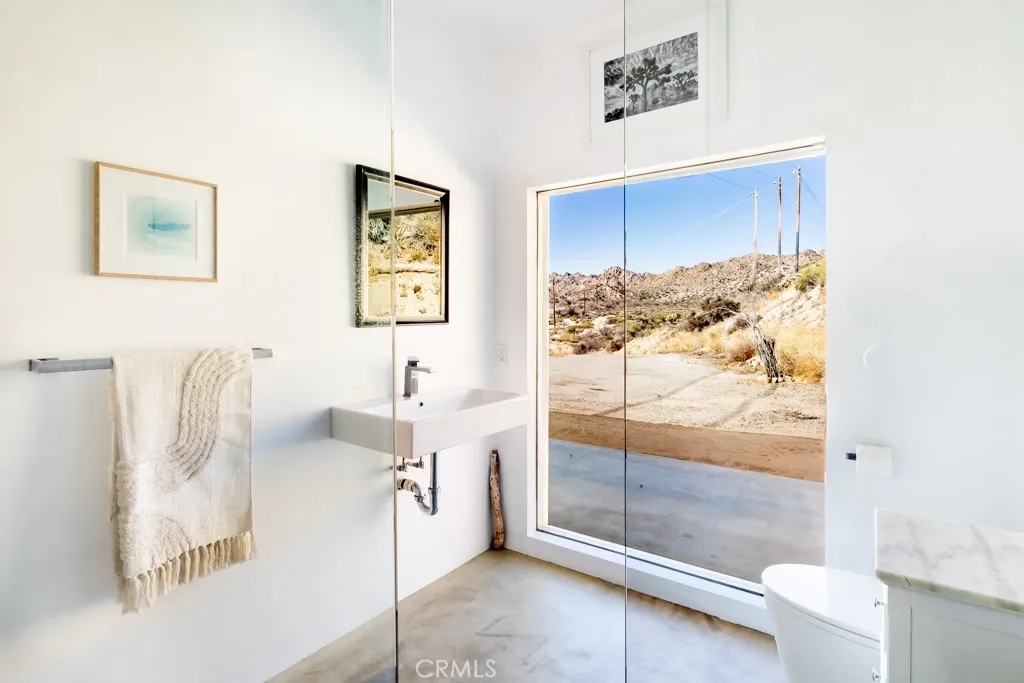 6595 Pioneertown, Yucca Valley, California 92284 home-pic-19