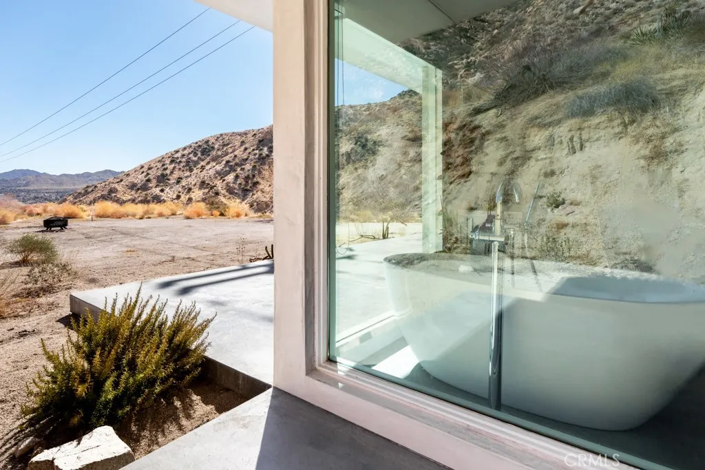 6595 Pioneertown, Yucca Valley, California 92284 home-pic-21
