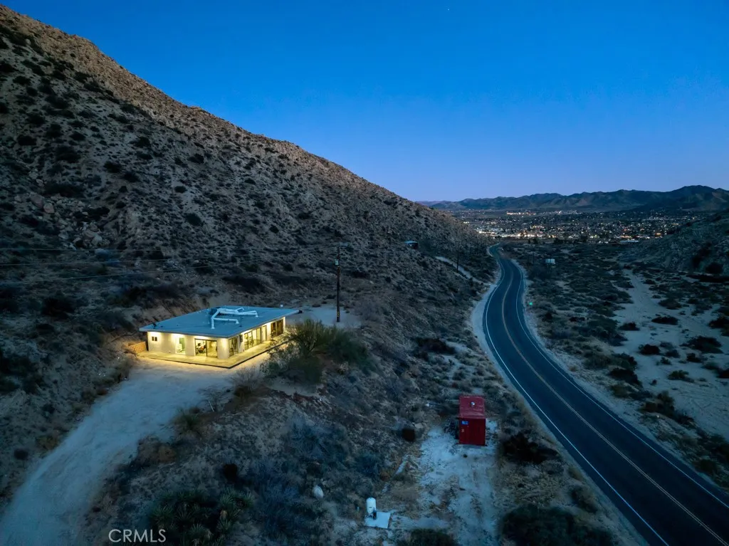 6595 Pioneertown, Yucca Valley, California 92284 home-pic-25