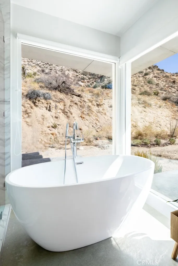 6595 Pioneertown, Yucca Valley, California 92284 home-pic-14