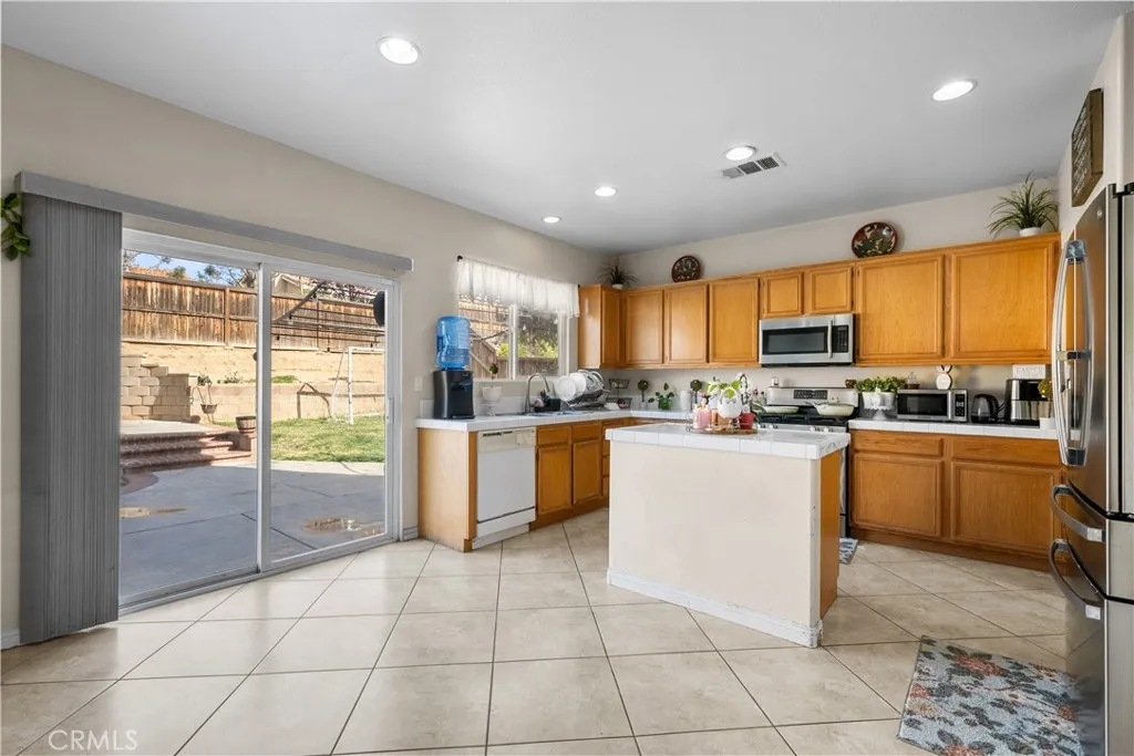 36842 Aristo, Palmdale, California 93550 home-pic-16