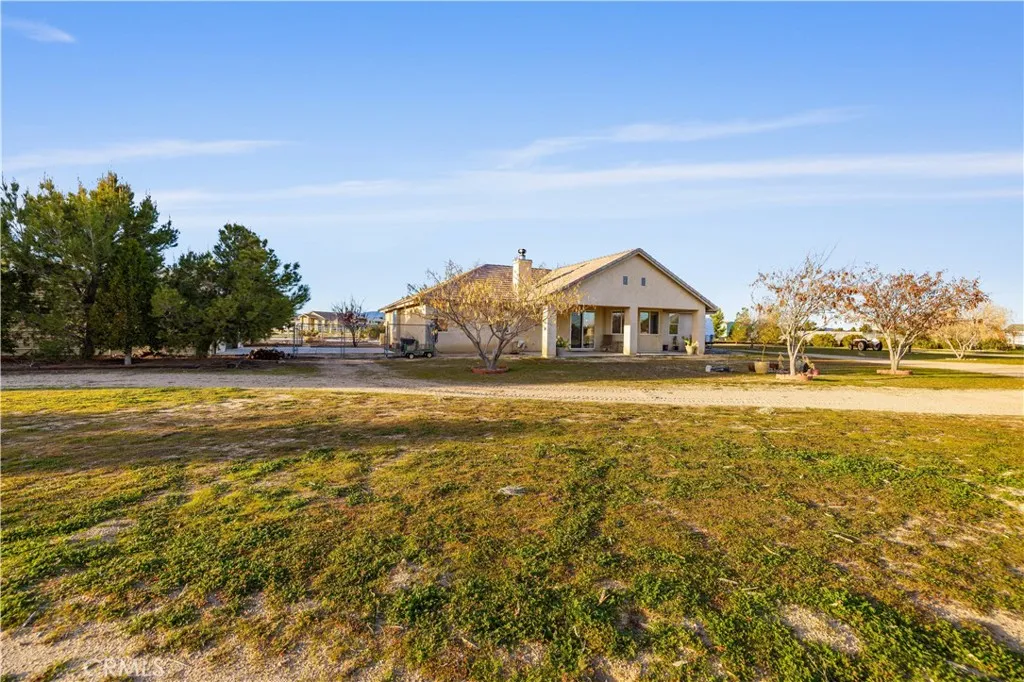 8346 W Avenue D4, Lancaster, California 93536 home-pic-44