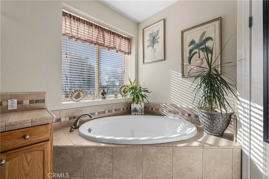 8346 W Avenue D4, Lancaster, California 93536 home-pic-36