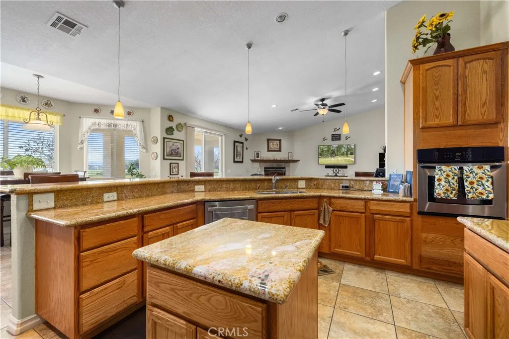 8346 W Avenue D4, Lancaster, California 93536 home-pic-11