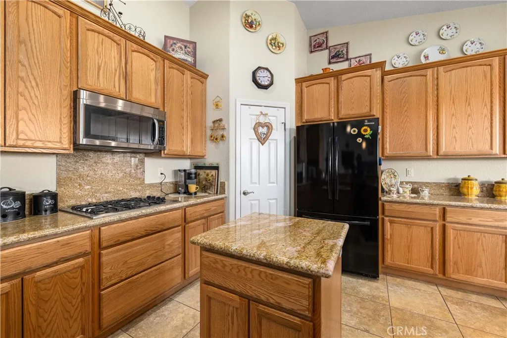 8346 W Avenue D4, Lancaster, California 93536 home-pic-13