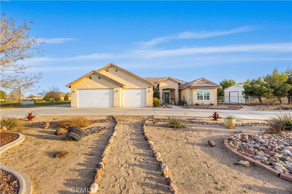 8346 W Avenue D4, Lancaster, California 93536 home-pic-1