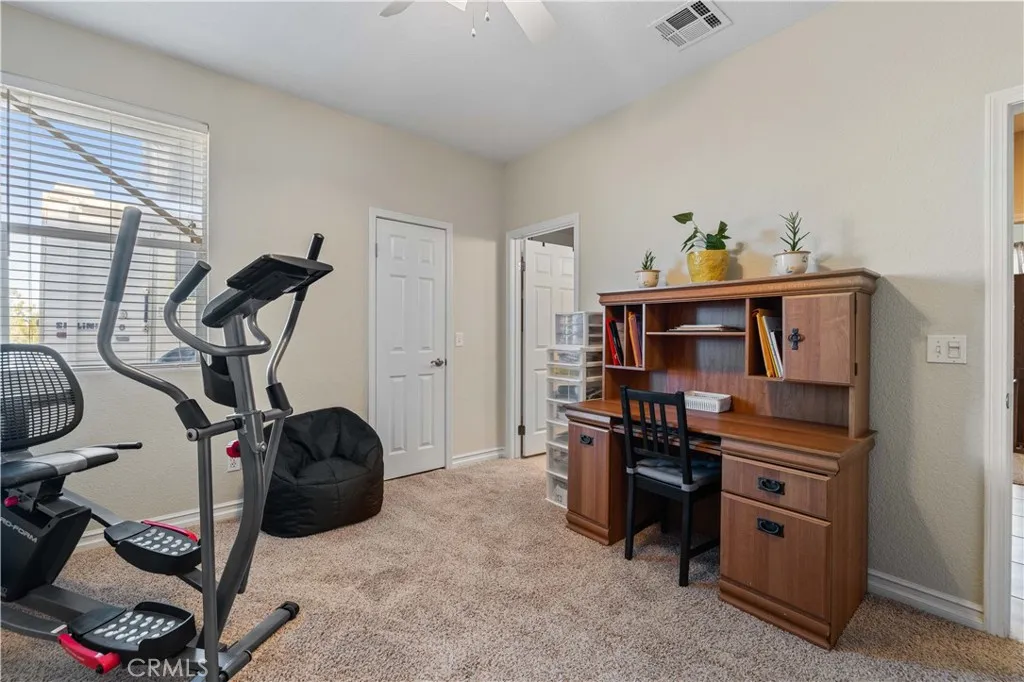 8346 W Avenue D4, Lancaster, California 93536 home-pic-19