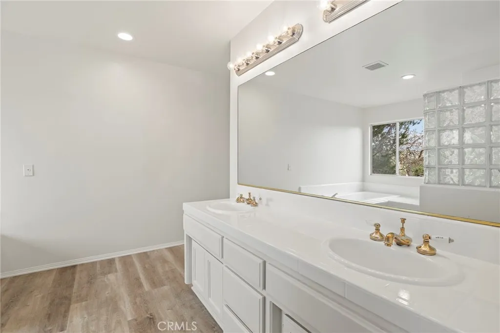 272 Manzanita, Thousand Oaks, California 91361 home-pic-37