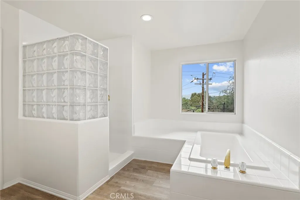 272 Manzanita, Thousand Oaks, California 91361 home-pic-38