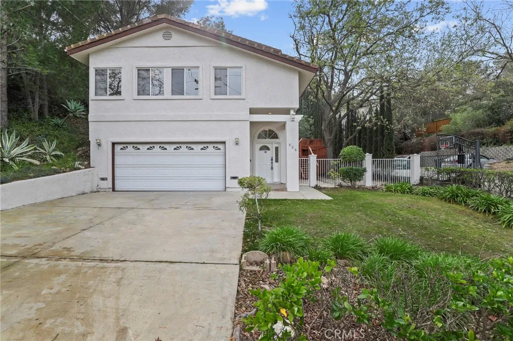 272 Manzanita, Thousand Oaks, California 91361 home-pic-1