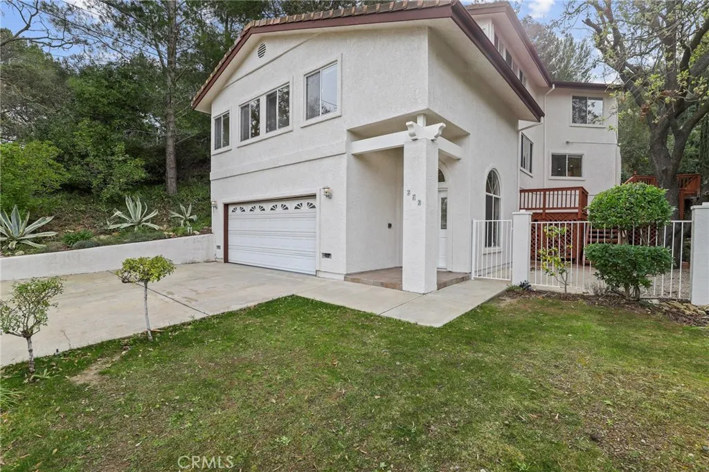 272 Manzanita, Thousand Oaks, California 91361 home-pic-2