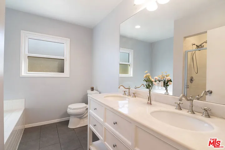 UPDATED FULL BATHROOM