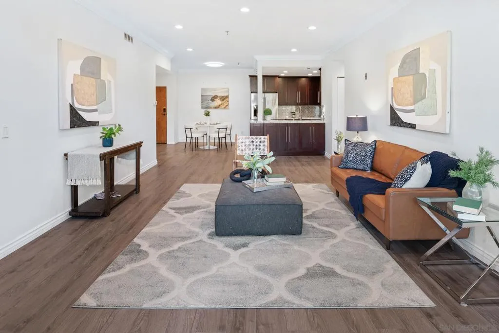2445 Brant St 309, San Diego, California 92101 home-pic-1