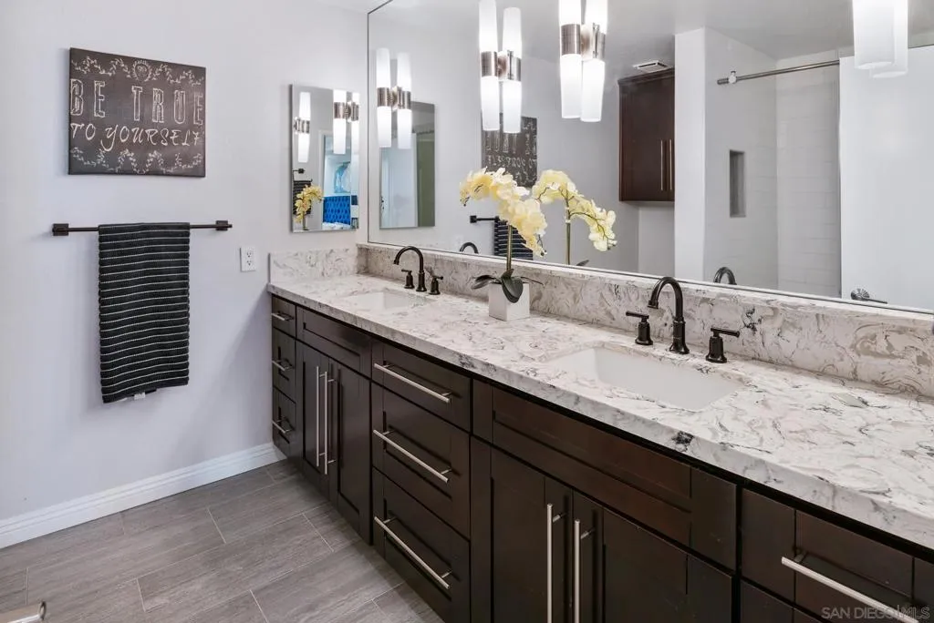 2445 Brant St 309, San Diego, California 92101 home-pic-20