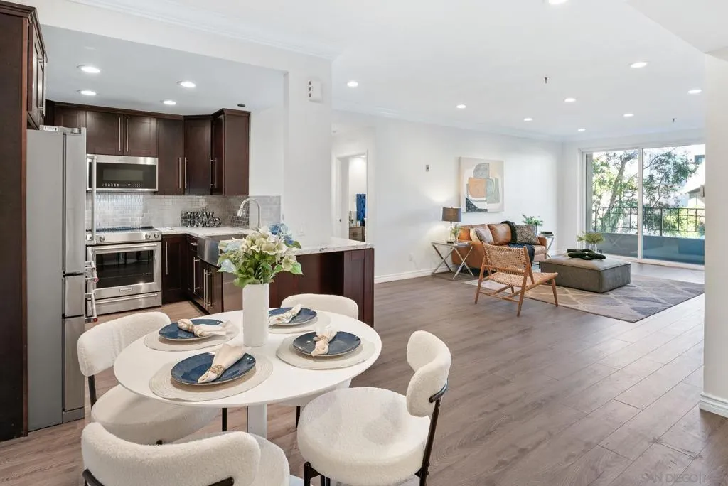 2445 Brant St 309, San Diego, California 92101 home-pic-2