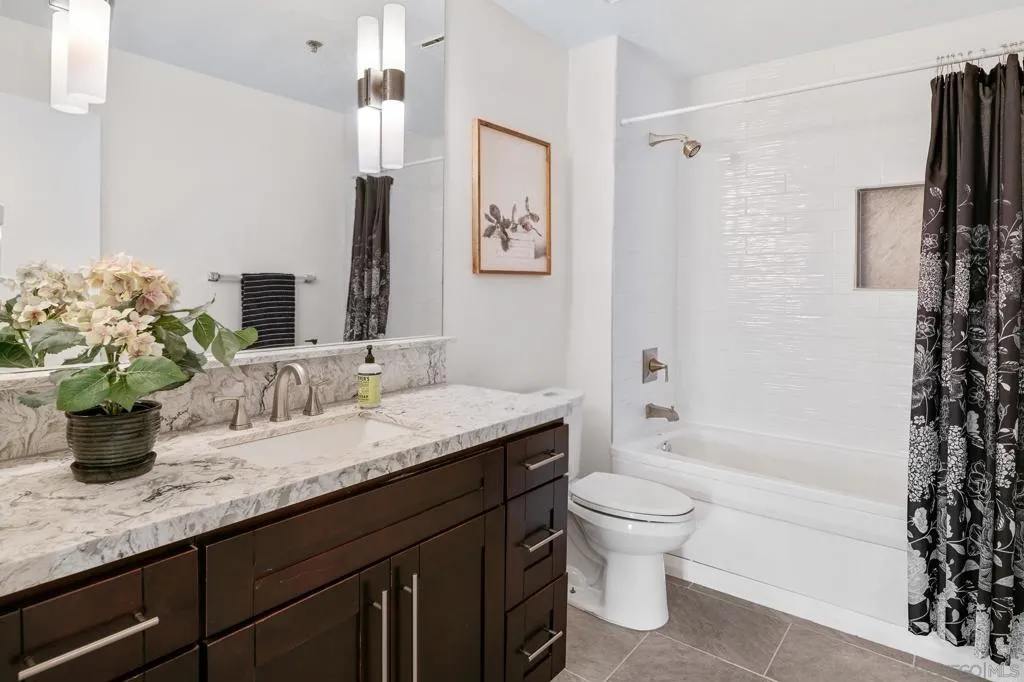 2445 Brant St 309, San Diego, California 92101 home-pic-29