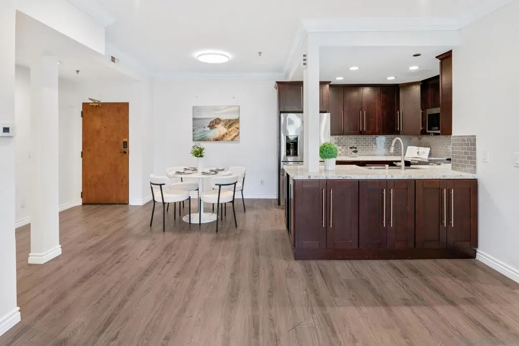 2445 Brant St 309, San Diego, California 92101 home-pic-7
