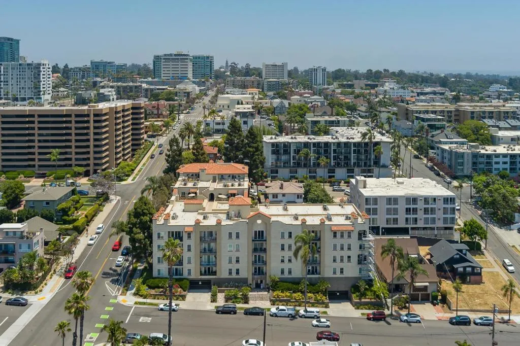 2445 Brant St 309, San Diego, California 92101 home-pic-41