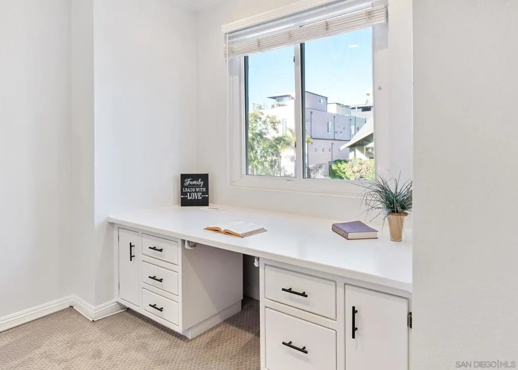 2445 Brant St 309, San Diego, California 92101 home-pic-24