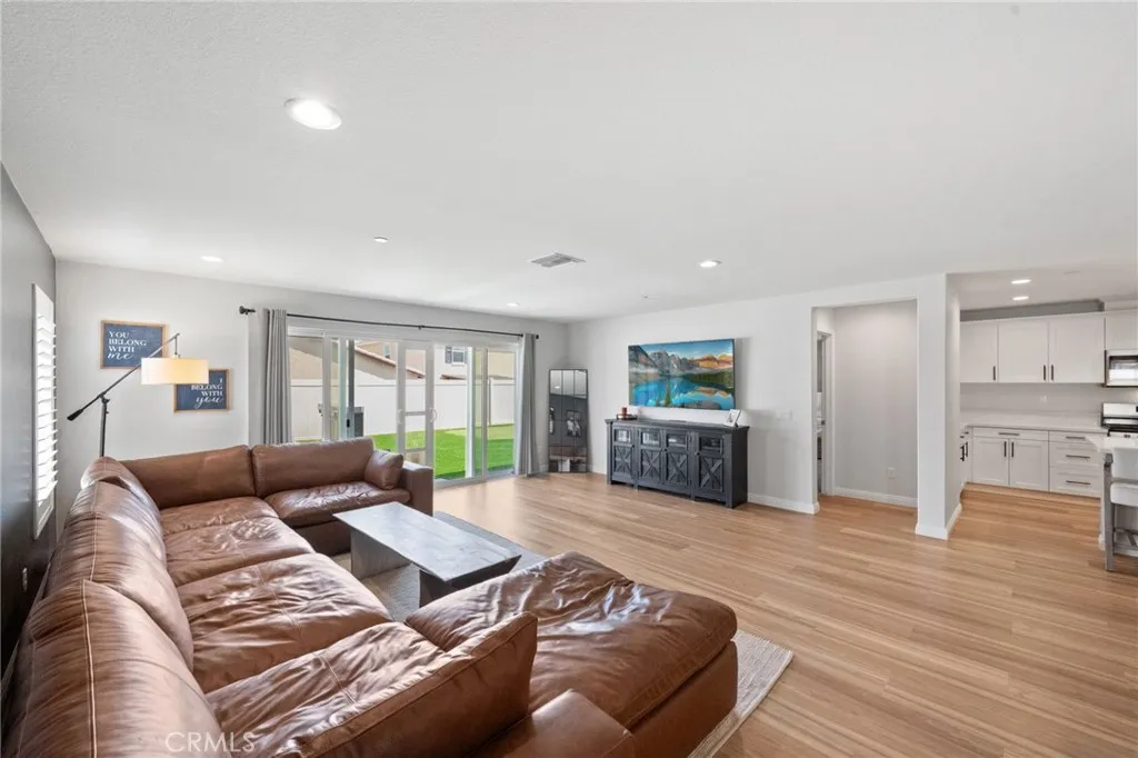 28314 Levi, Menifee, California 92585 home-pic-19
