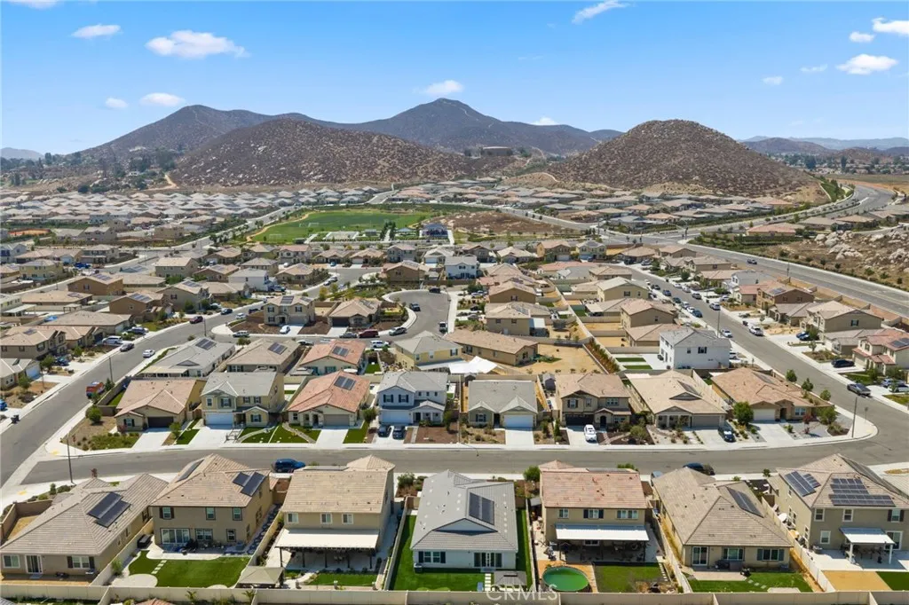 28314 Levi, Menifee, California 92585 home-pic-38