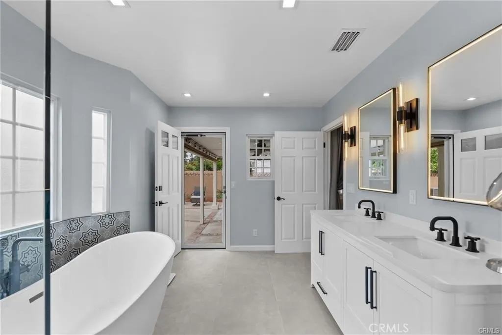 1903 N Screenland, Burbank, California 91505 home-pic-16