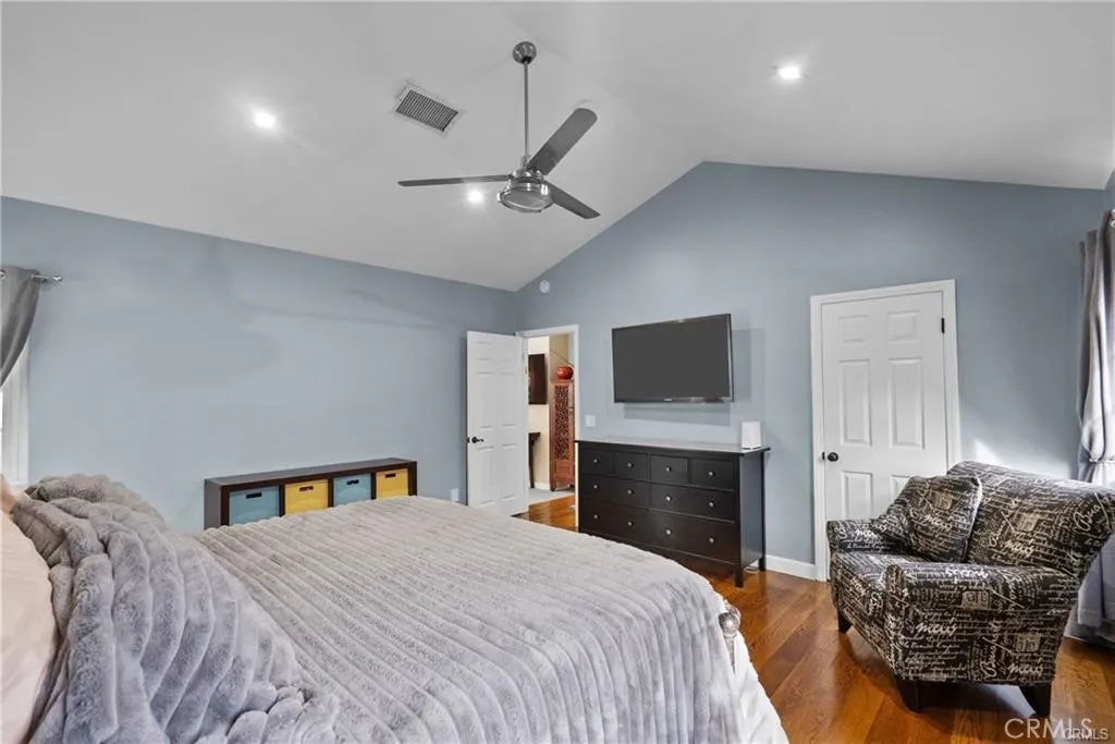 1903 N Screenland, Burbank, California 91505 home-pic-13