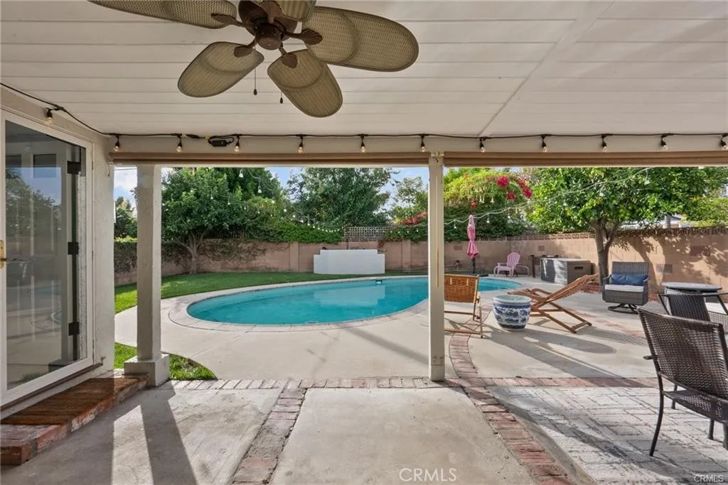 1903 N Screenland, Burbank, California 91505 home-pic-22