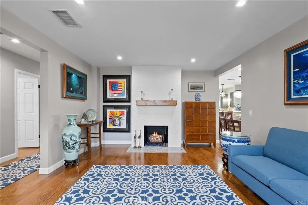 1903 N Screenland, Burbank, California 91505 home-pic-3